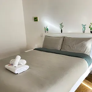 https://la-piccoletta-di-garbatella.it-romehotels.com